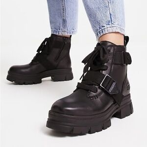 UGG Ashton Waterproof Boot Black Size 6 Womens